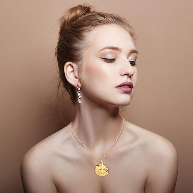 Stylish Shell Charm Necklace