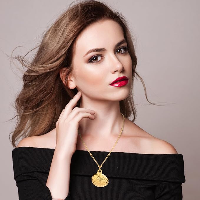 Stylish Shell Charm Necklace