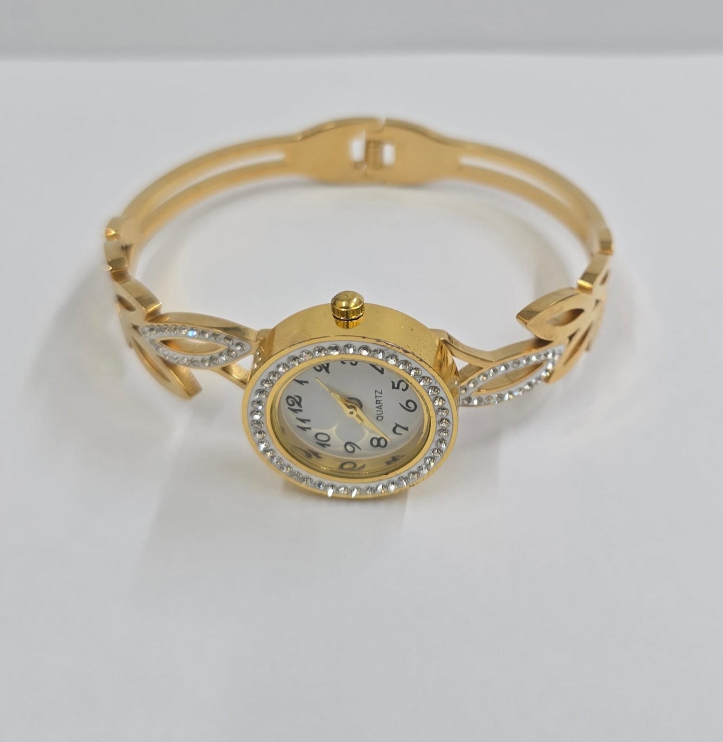 Leafy Design Bracelet Wrist Watch